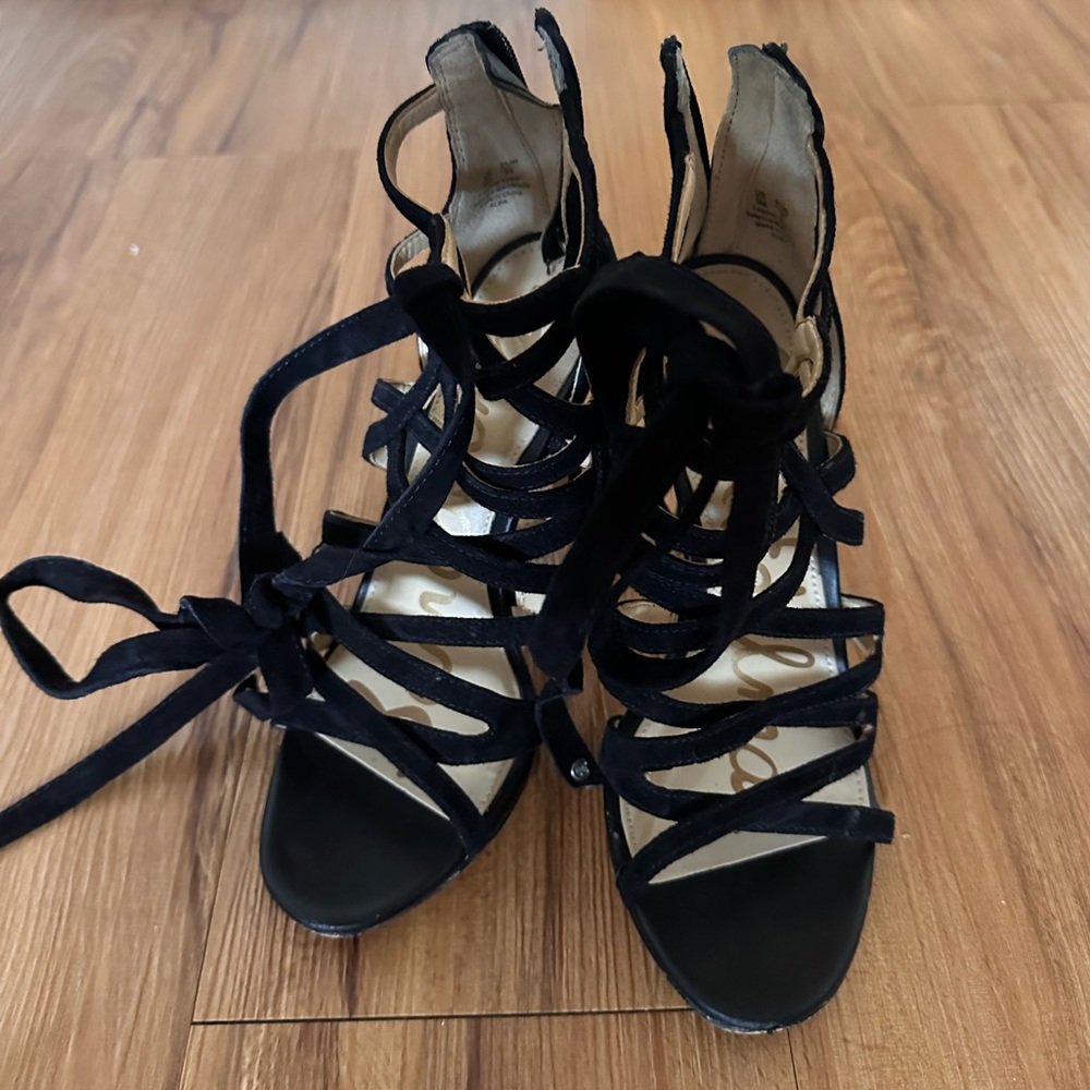 Black size 5 heels